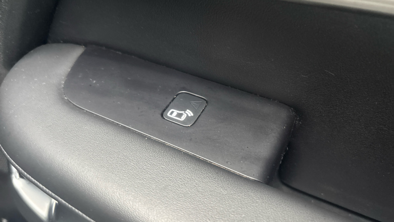 Land Rover Discovery 3.0 SD6 HSE Luxury 5dr Auto Diesel Station Wagon